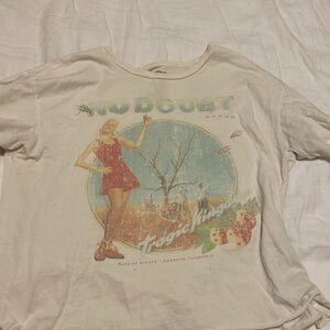 No doubt vintage looking tshirt